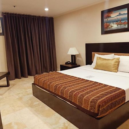 Paragon Tower Hotel Manila Exterior foto