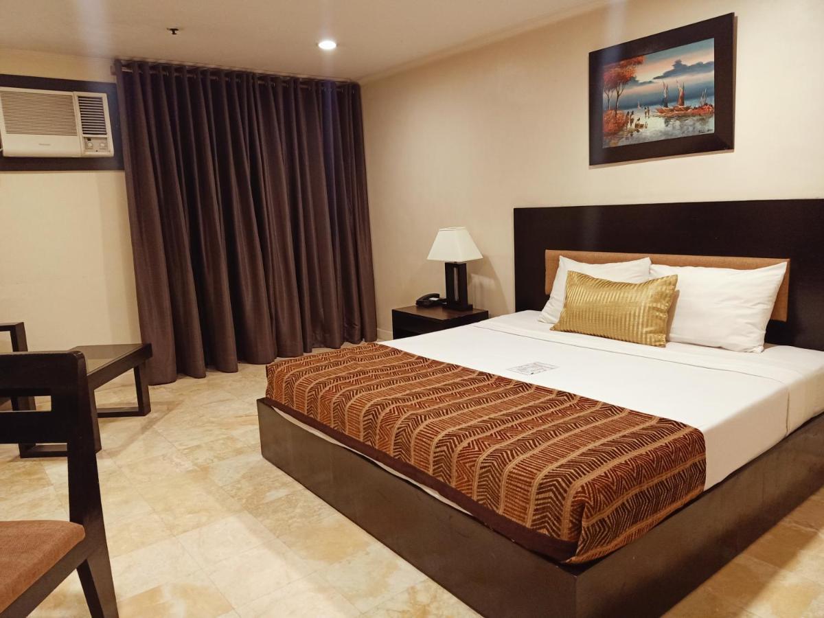 Paragon Tower Hotel Manila Exterior foto
