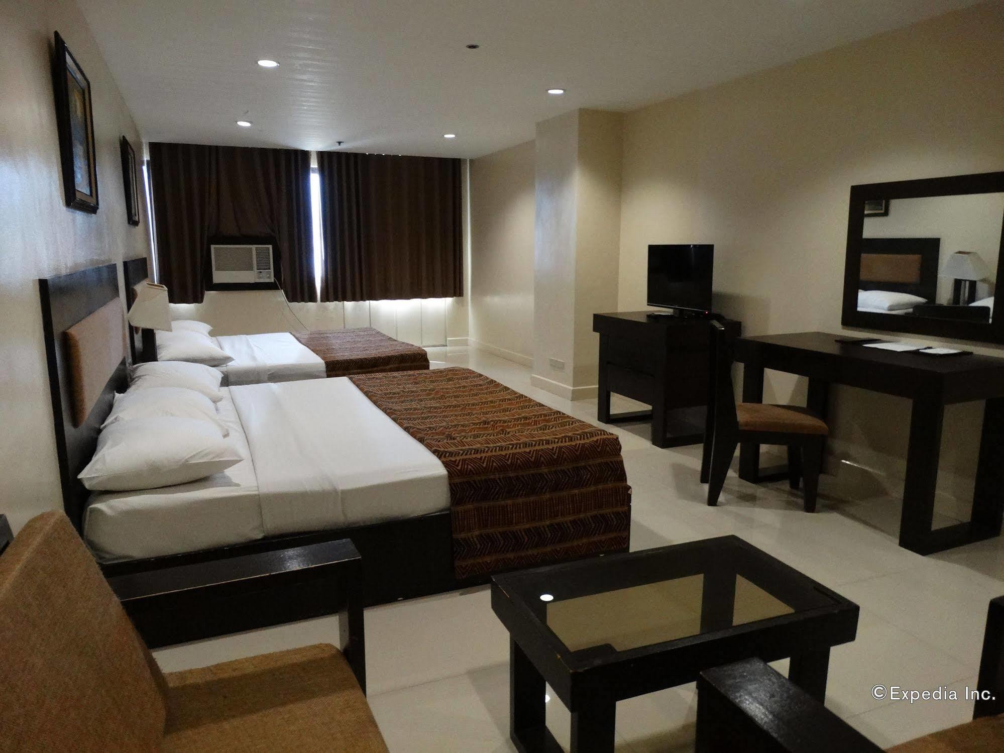 Paragon Tower Hotel Manila Exterior foto